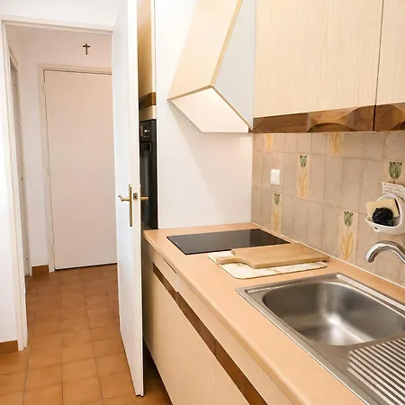 Agay One Bedroom Apartment *